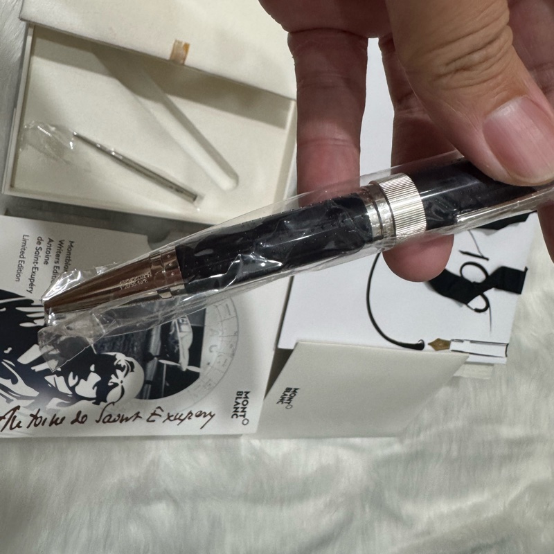售萬寶龍鋼珠筆Montblanc #萬寶龍 文學家系列 安東尼‧聖艾修伯里 #小王子 限量鋼珠筆 116110-0