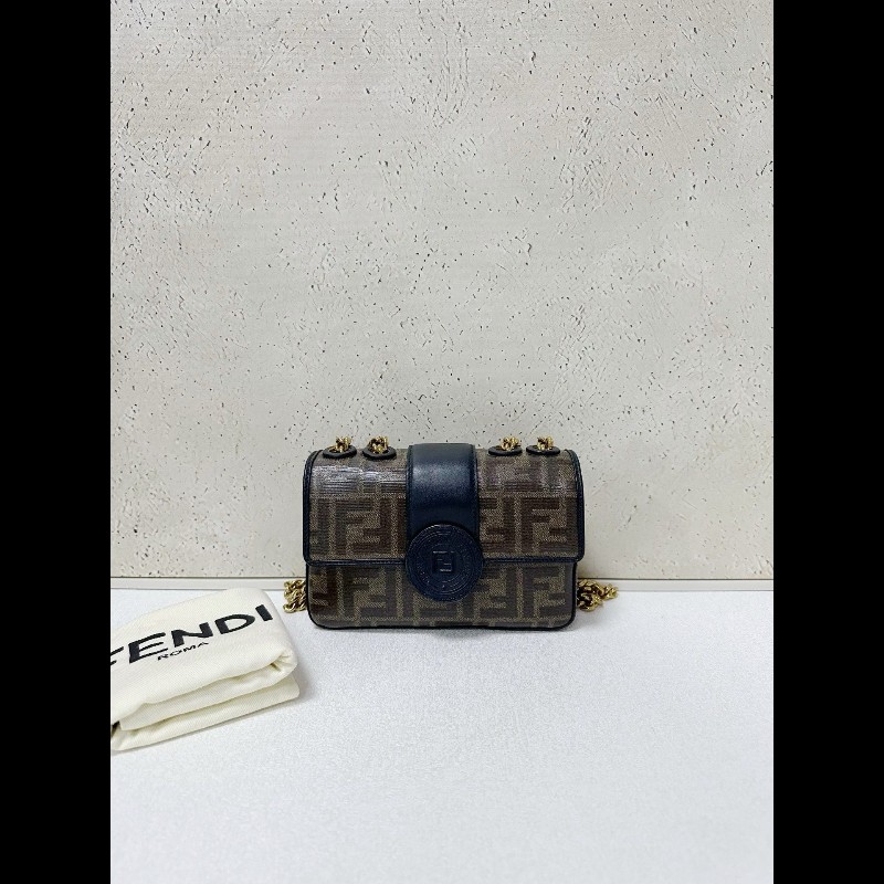 Fendi flap bag small-0