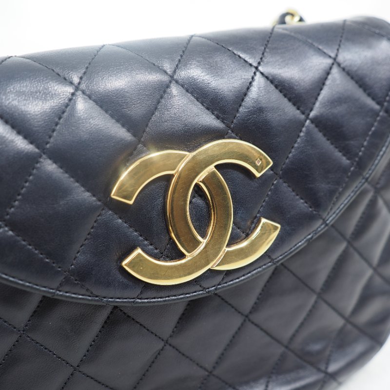 CHANEL 中古黑金菱格羊皮半月包-15