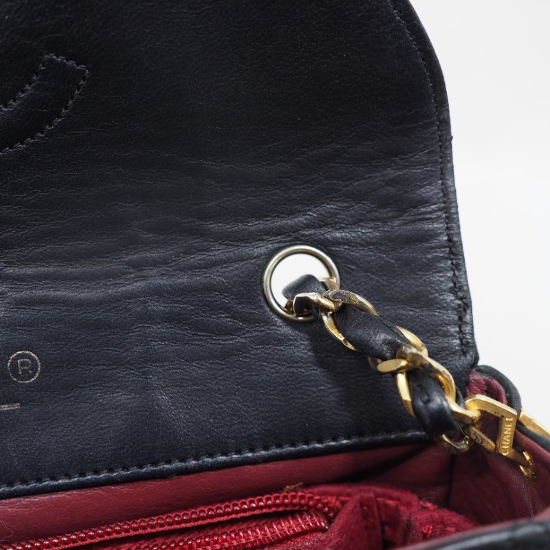 CHANEL 中古黑金菱格羊皮半月包-18