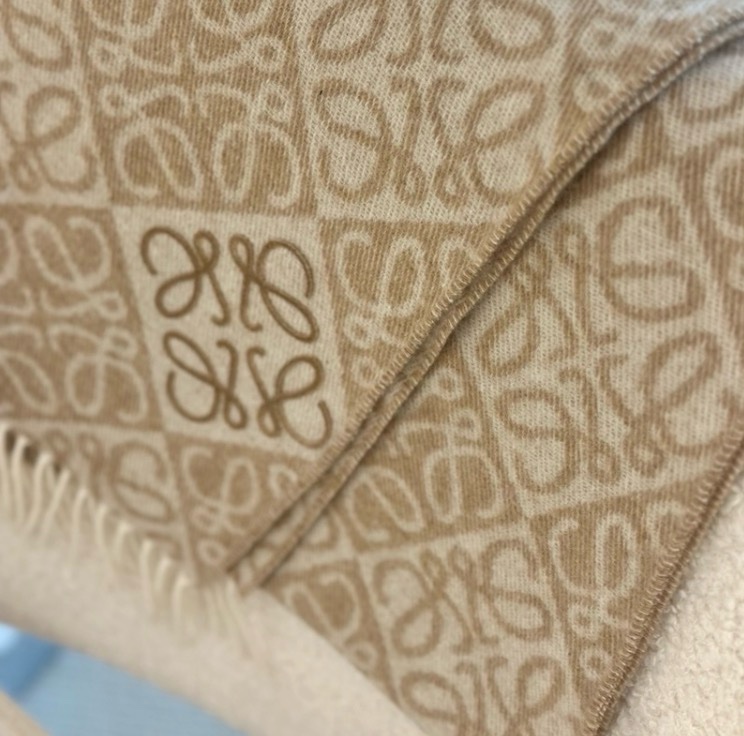 【全🆕】 LOEWE Anagram scarf 羊絨羊毛頸巾奶茶色米色-0