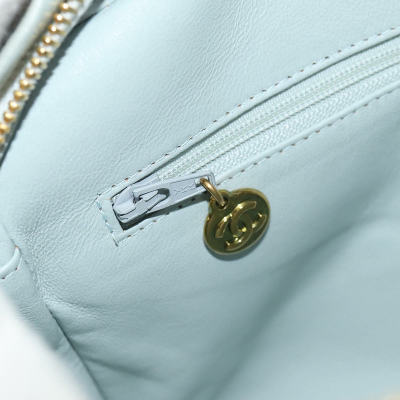 【日本直送】香奈兒 (CHANEL) 絎縫鏈條單肩包，羊皮材質，淺藍色，金色雙C標誌，貨號 140125V-26