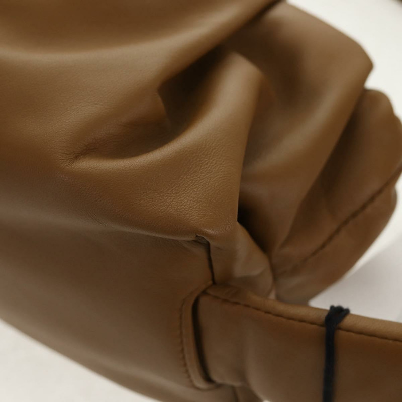 【日本直送】BOTTEGA VENETA 皮革斜背包 金色 卡其色 正品 sw1602M-16