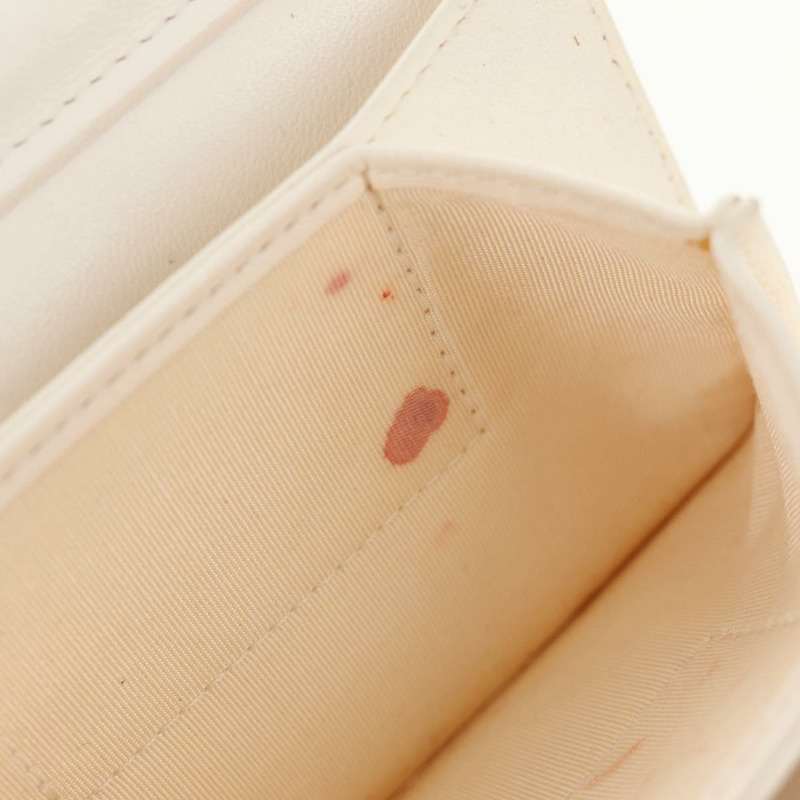 【日本直送】香奈兒 (CHANEL) 絎縫山茶花鏈手拿包，羊皮材質，白色金飾，CC標誌，編號146359V-10