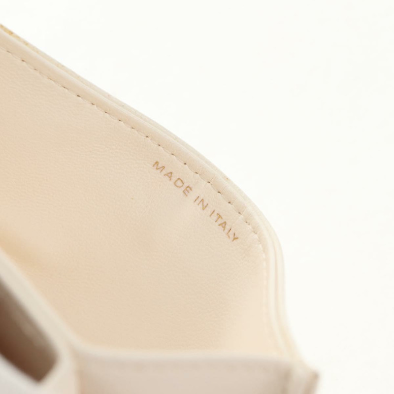 【日本直送】香奈兒 (CHANEL) 絎縫山茶花鏈手拿包，羊皮材質，白色金飾，CC標誌，編號146359V-25