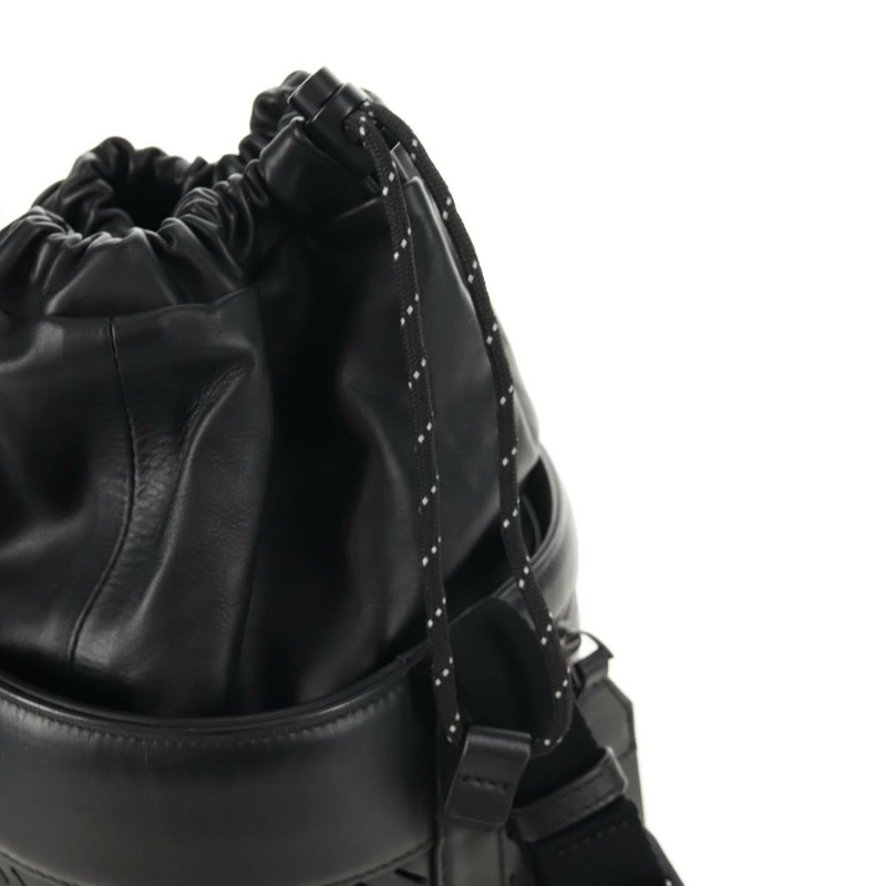 【日本直送】BOTTEGA VENETA 水桶單肩包，黑色打孔皮革，正品 BA6816M-20