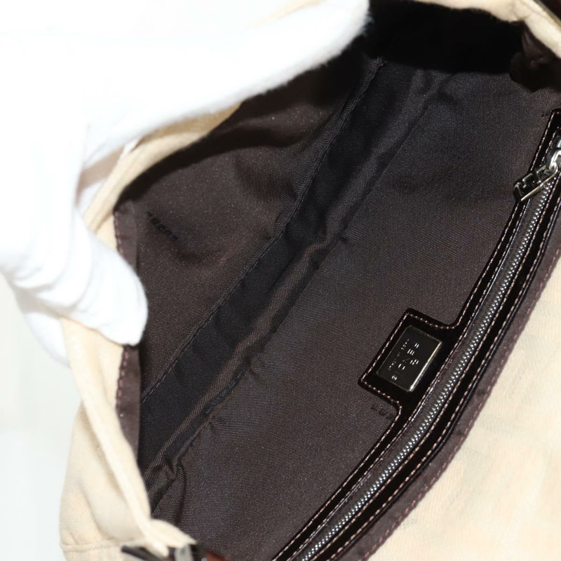 【日本直送】FENDI Zucca 帆布 Mamma Baguette 單肩包米色銀色正品 yk19721V-9