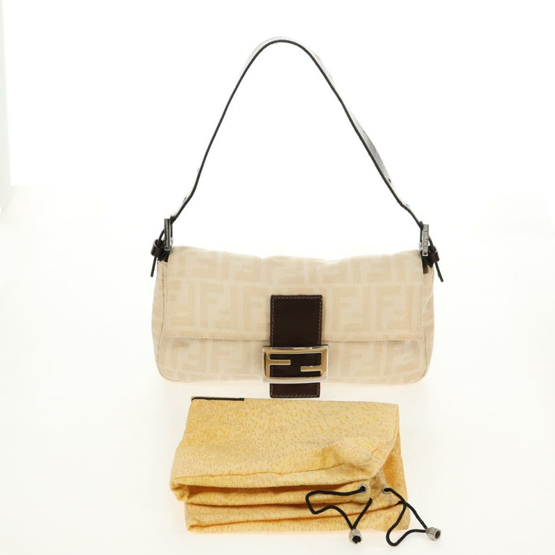 【日本直送】FENDI Zucca 帆布 Mamma Baguette 單肩包米色銀色正品 yk19721V-11