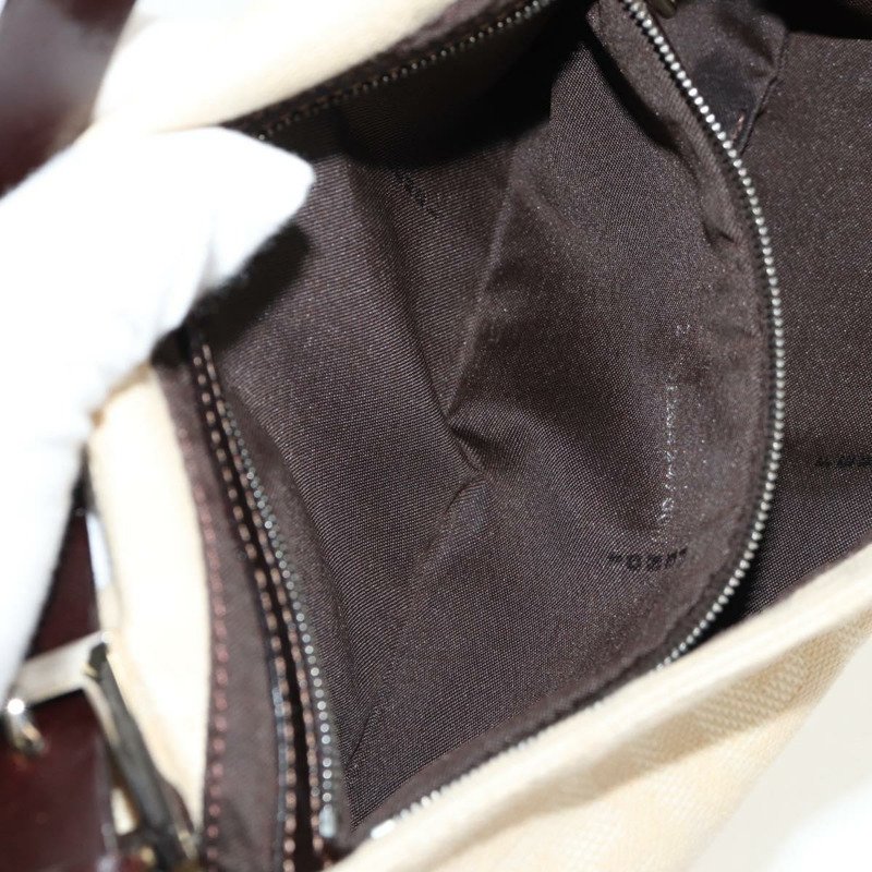 【日本直送】FENDI Zucca 帆布 Mamma Baguette 單肩包米色銀色正品 yk19721V-24