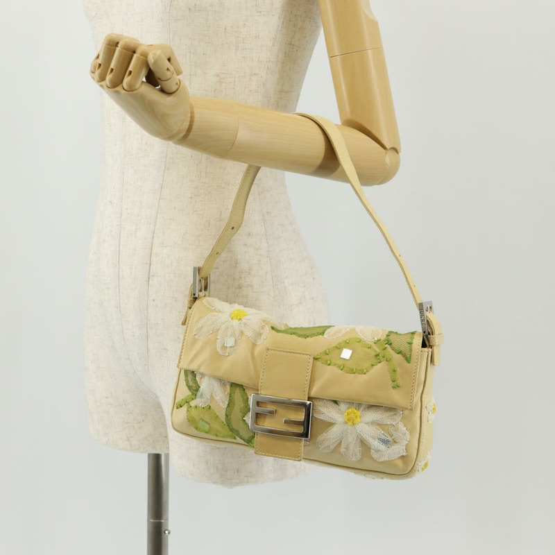 【日本直送】FENDI Flower Mamma Baguette 單肩包，皮革，米色/銀色，正品 yk19724V-25