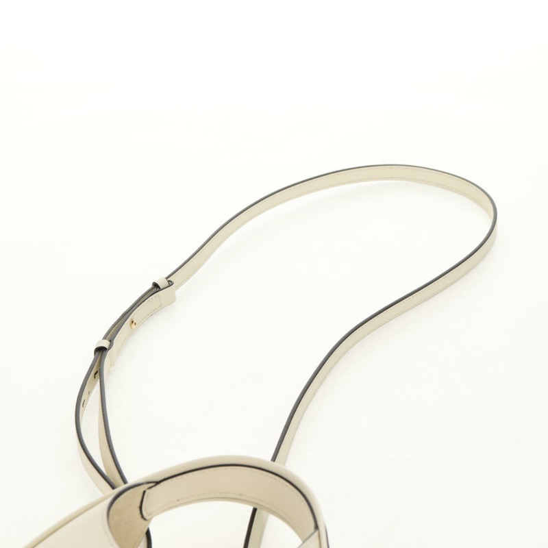 【日本直送】Salvatore Ferragamo Gancini 手提包 皮革 2way 白金 Auth 147514M-14