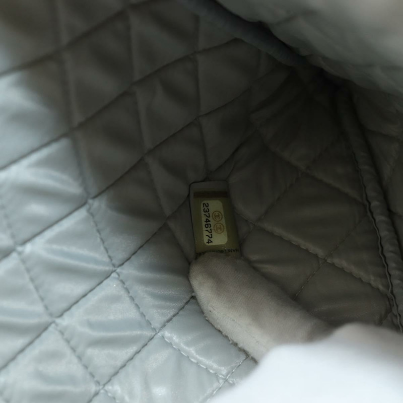 【日本直送】香奈兒灰色帆布手拿包，CC標誌，貨號148530M-10