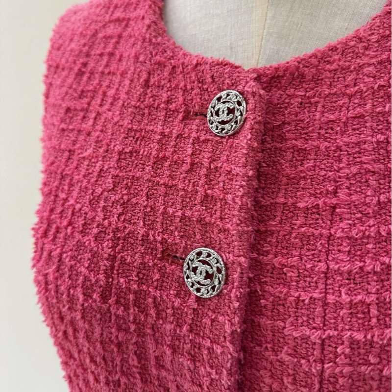 CHANEL 22S玫紅色粗花呢無袖馬甲連衣裙 36碼-2