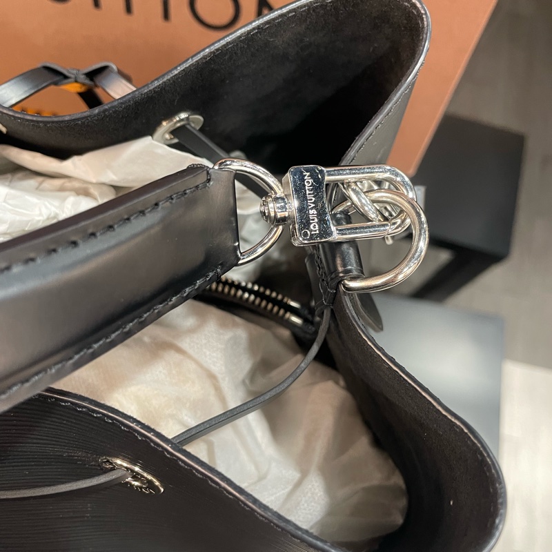 LV EPI 水波紋/斜背包/側背包/手提包/水桶包 M54366 9成新-25