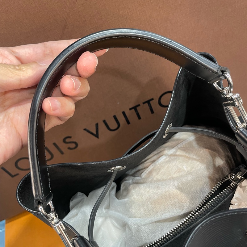 LV EPI 水波紋/斜背包/側背包/手提包/水桶包 M54366 9成新-28