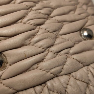 Miu Miu 羊皮純色皺褶字母Logo 肩背包 手提包-6