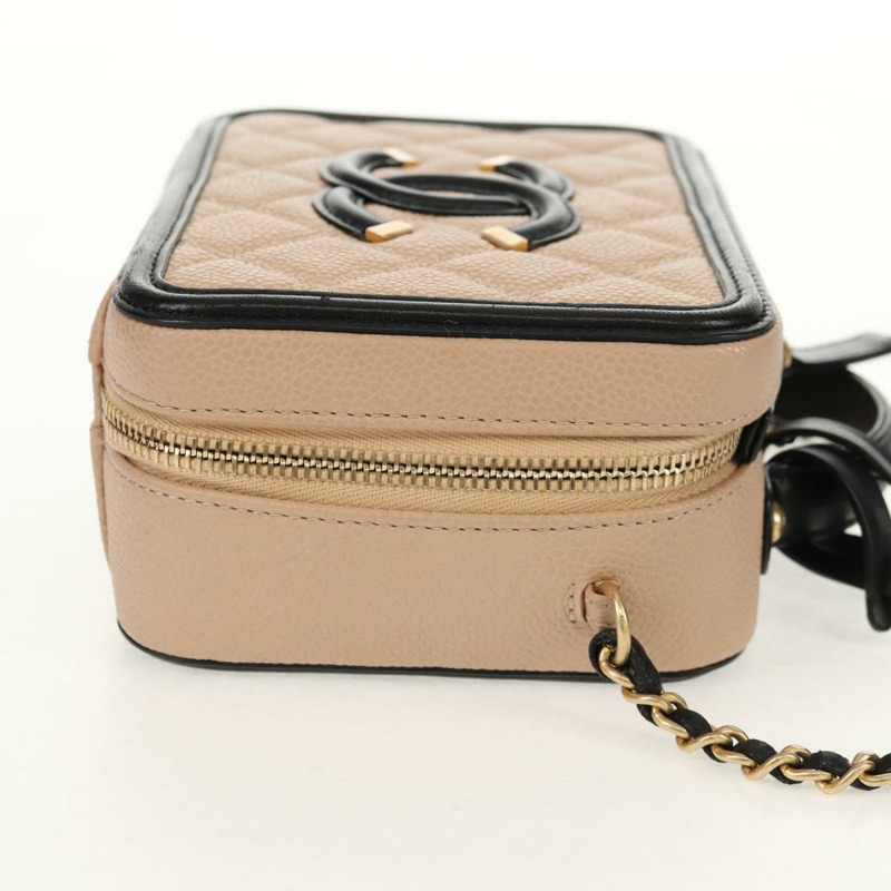 【日本直送】香奈兒 CC 鏤空鏈條化妝包 魚子醬皮 米色 金色 CC 標誌 正品 fm4940M-4