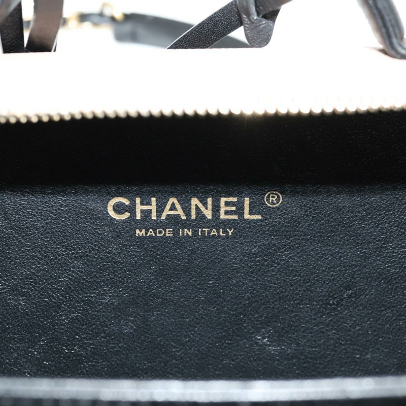 【日本直送】香奈兒 CC 鏤空鏈條化妝包 魚子醬皮 米色 金色 CC 標誌 正品 fm4940M-21