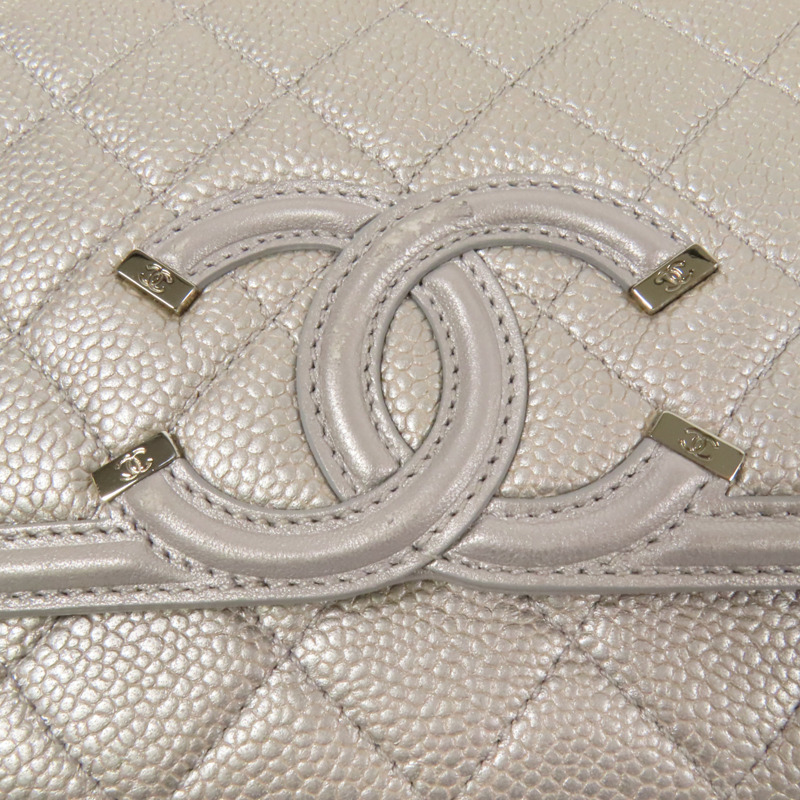CHANEL 牛皮皮革CC Filigree銀扣肩背袋-6