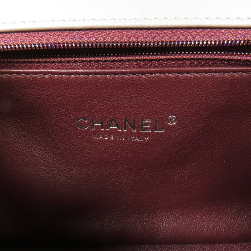 CHANEL 牛皮皮革CC Filigree銀扣肩背袋-9