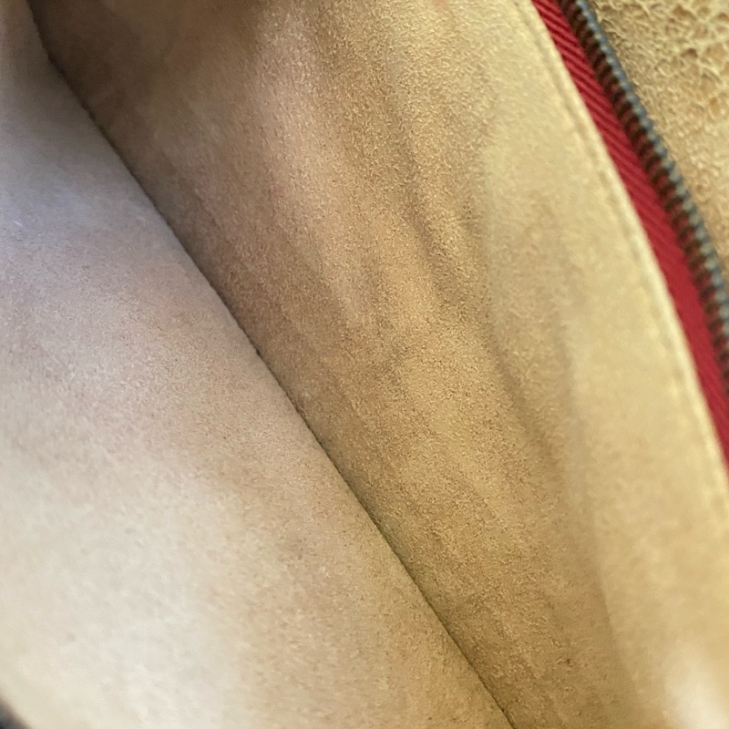 ®️Gucci Marmont 斜背小鏈包-21