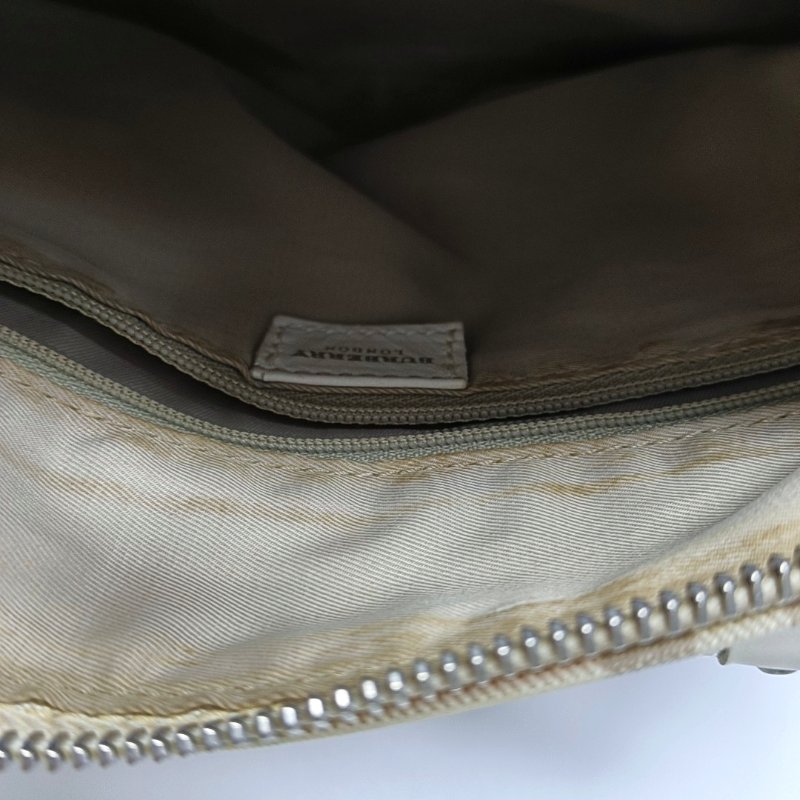 BURBERRY LONDON 淺粉色塗層帆布手提包-11