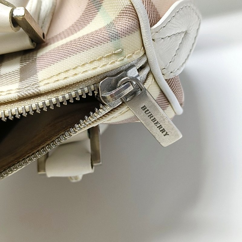 BURBERRY LONDON 淺粉色塗層帆布手提包-12