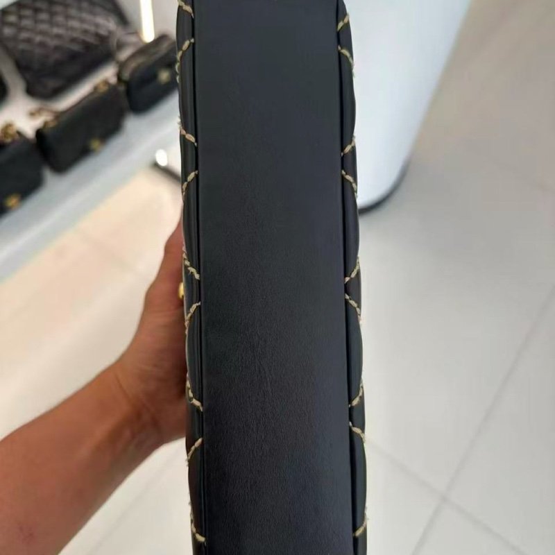 Chanel 菱格紋包 尺寸25*17*6 99新配件塵袋-7