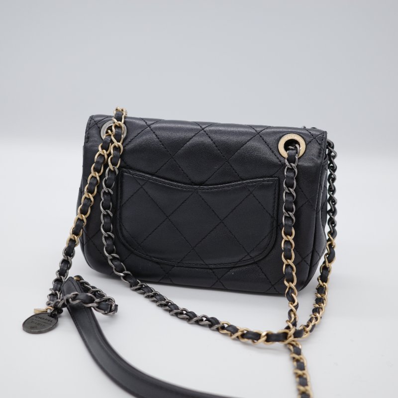 22C限量款 Chanel 香奈兒  CF18 CF Mini 珍珠墜飾 水鑽Logo 黑色羊皮 鏈帶包 口蓋包 斜跨包-3