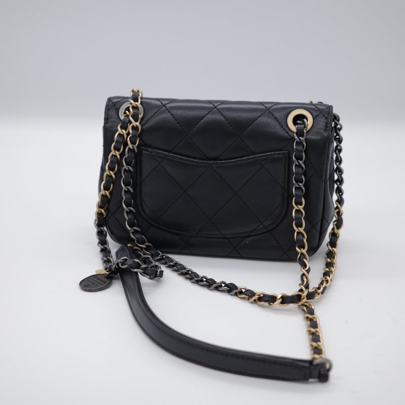 22C限量款 Chanel 香奈兒  CF18 CF Mini 珍珠墜飾 水鑽Logo 黑色羊皮 鏈帶包 口蓋包 斜跨包-4