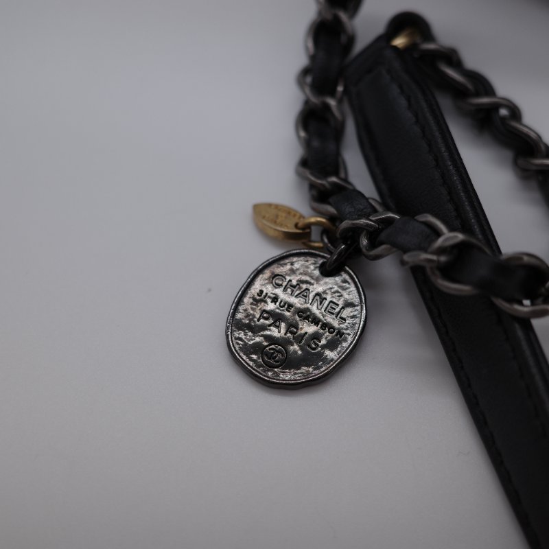 22C限量款 Chanel 香奈兒  CF18 CF Mini 珍珠墜飾 水鑽Logo 黑色羊皮 鏈帶包 口蓋包 斜跨包-9