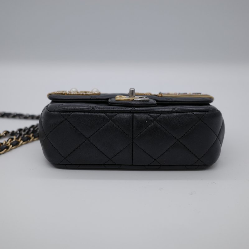 22C限量款 Chanel 香奈兒  CF18 CF Mini 珍珠墜飾 水鑽Logo 黑色羊皮 鏈帶包 口蓋包 斜跨包-10