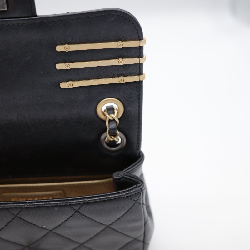 22C限量款 Chanel 香奈兒  CF18 CF Mini 珍珠墜飾 水鑽Logo 黑色羊皮 鏈帶包 口蓋包 斜跨包-16