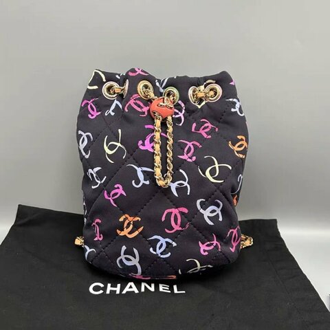 CHANEL 24s彩色帆布logo塗鴉抽繩後背包18*21*8 98新配件塵袋