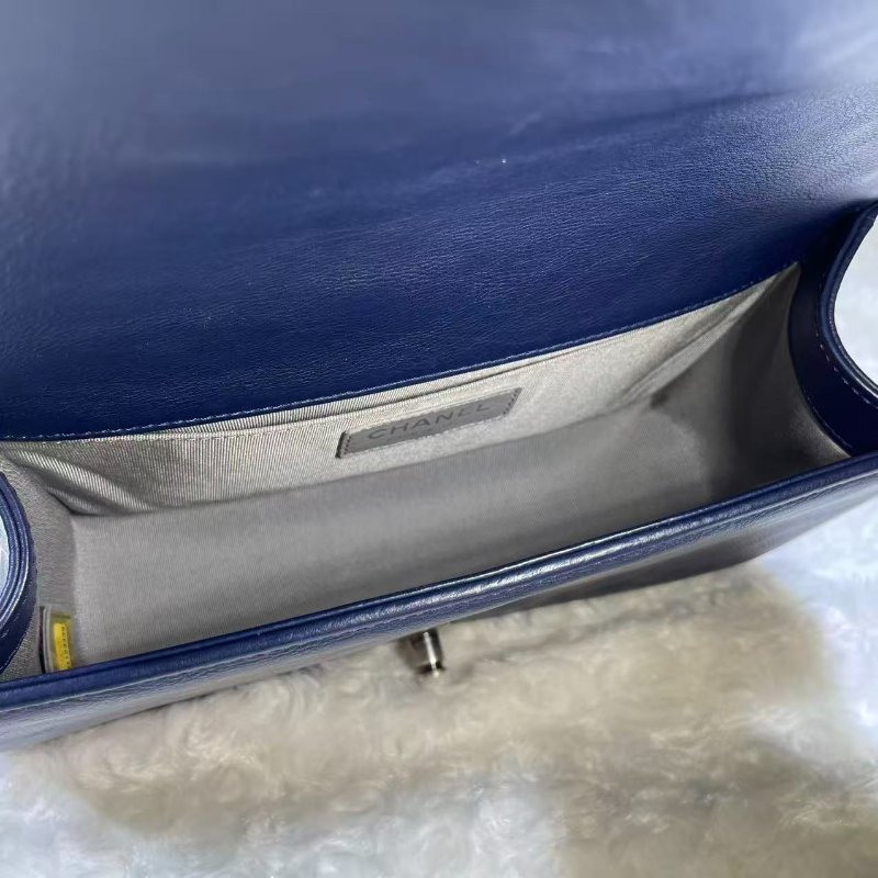 Chanel Leboy 系列復古金扣菱格紋手袋-3