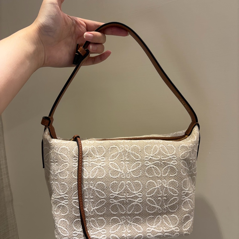 Loewe cubi飯盒包-0