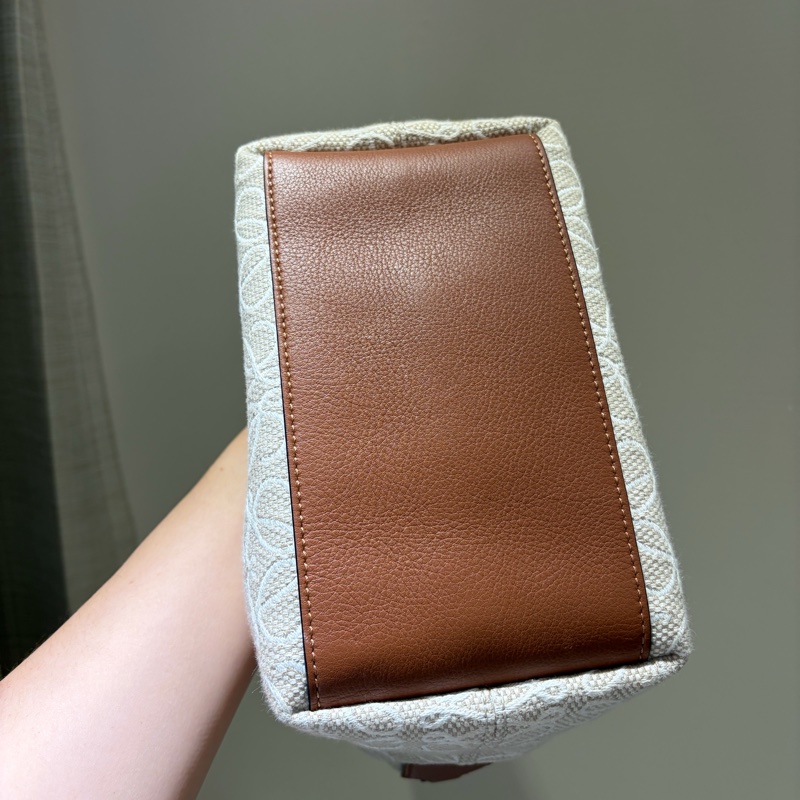 Loewe cubi飯盒包-2