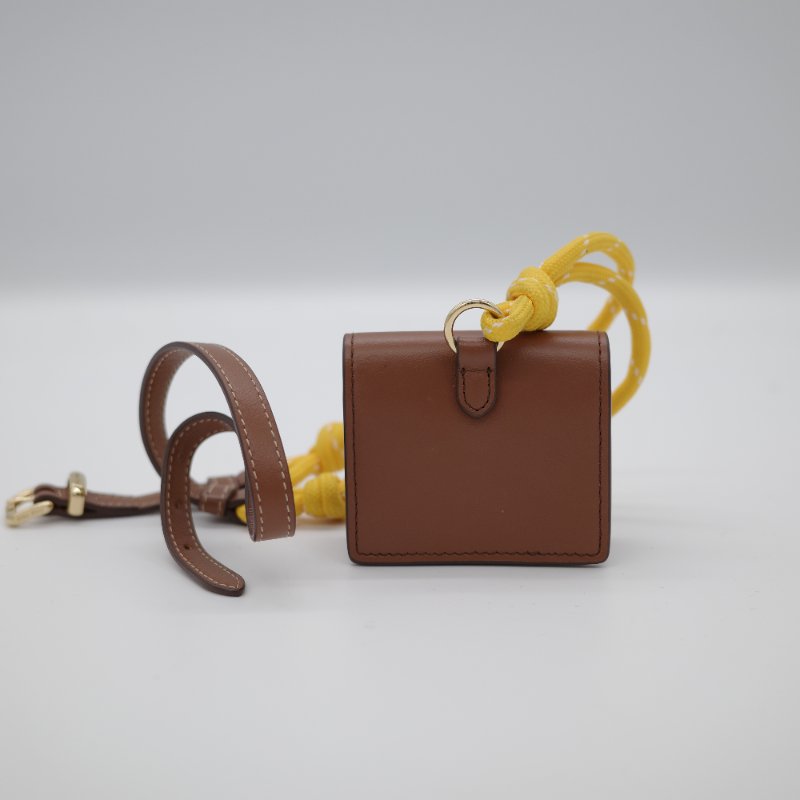 MiuMiu 繆繆 焦糖色 牛皮 耳機包 耳機套-2