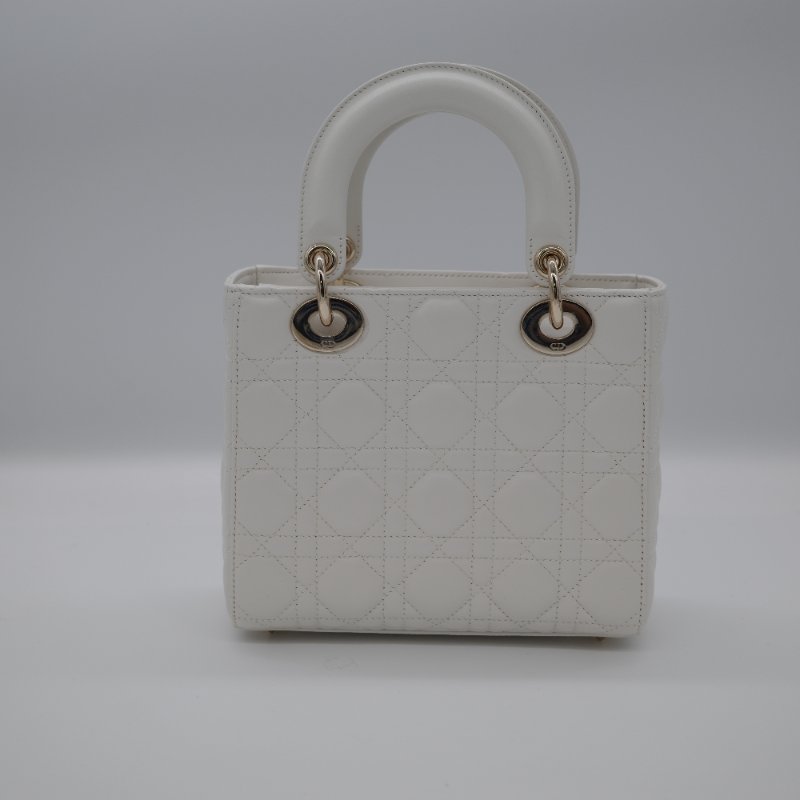 【超級新配件齊♥️CP 精選🌟小編推薦】 Dior 迪奧 Lady Dior 白雪公主 四格 肩帶 蝴蝶裝飾 手提包 斜挎包 ｜專櫃 20 萬-10