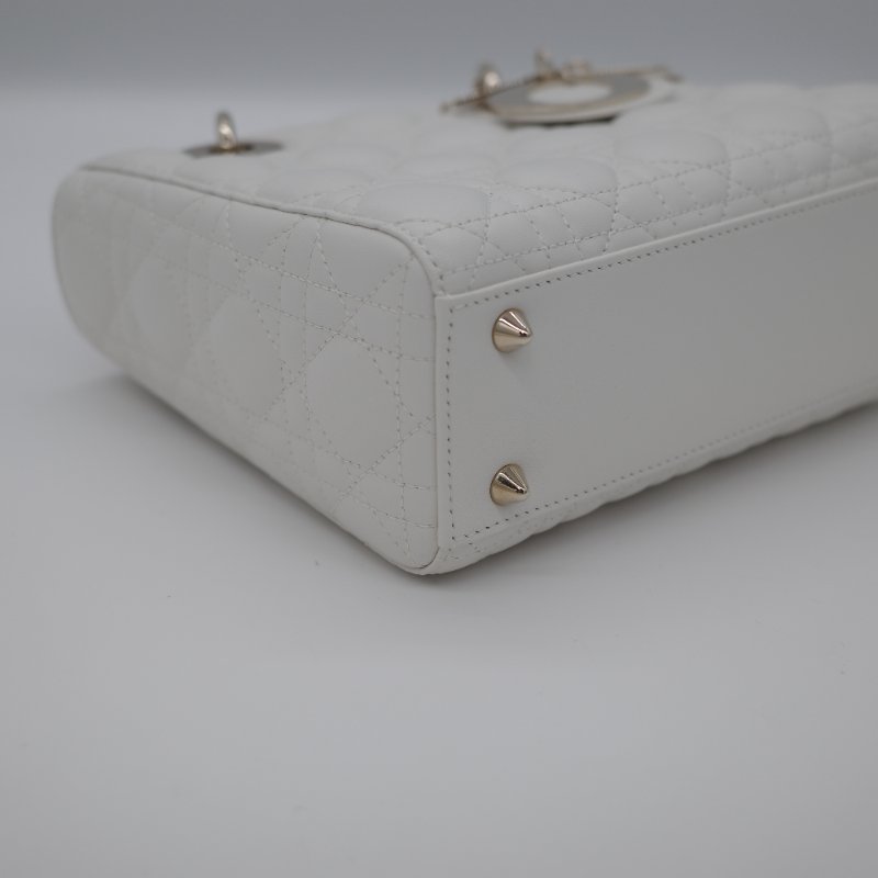 【超級新配件齊♥️CP 精選🌟小編推薦】 Dior 迪奧 Lady Dior 白雪公主 四格 肩帶 蝴蝶裝飾 手提包 斜挎包 ｜專櫃 20 萬-12