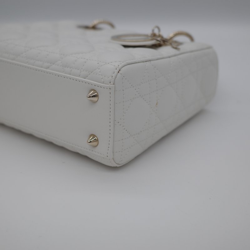 【超級新配件齊♥️CP 精選🌟小編推薦】 Dior 迪奧 Lady Dior 白雪公主 四格 肩帶 蝴蝶裝飾 手提包 斜挎包 ｜專櫃 20 萬-13