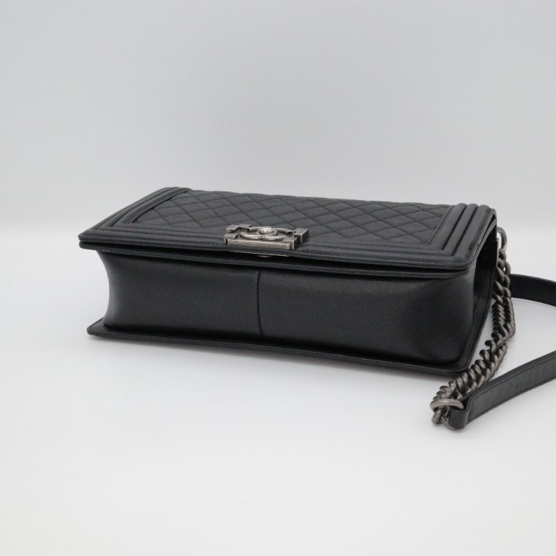 【CP 精選🌟小編推薦】Chanel 香奈兒 LeBoy 28 中型 黑色羊皮 菱格紋 做舊金屬 鏈帶包 斜跨包 單肩包-6