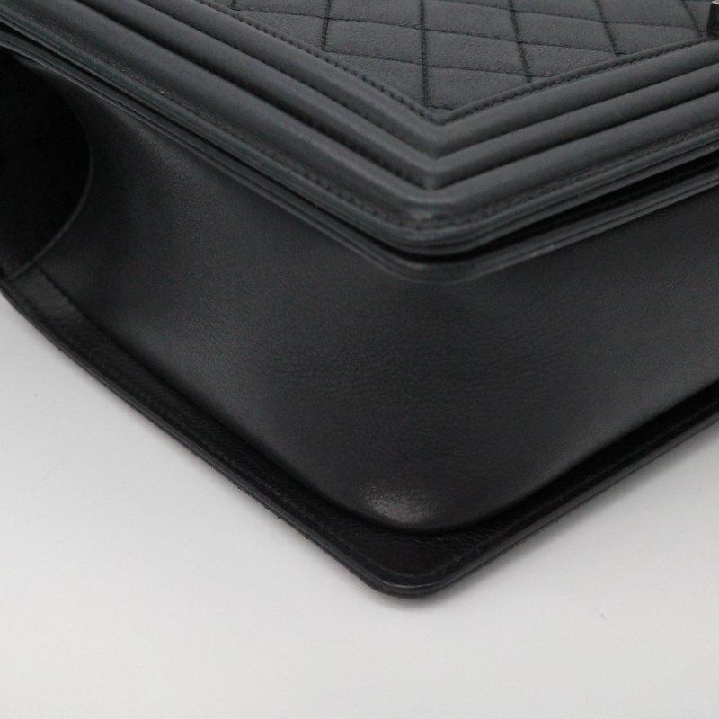 【CP 精選🌟小編推薦】Chanel 香奈兒 LeBoy 28 中型 黑色羊皮 菱格紋 做舊金屬 鏈帶包 斜跨包 單肩包-7