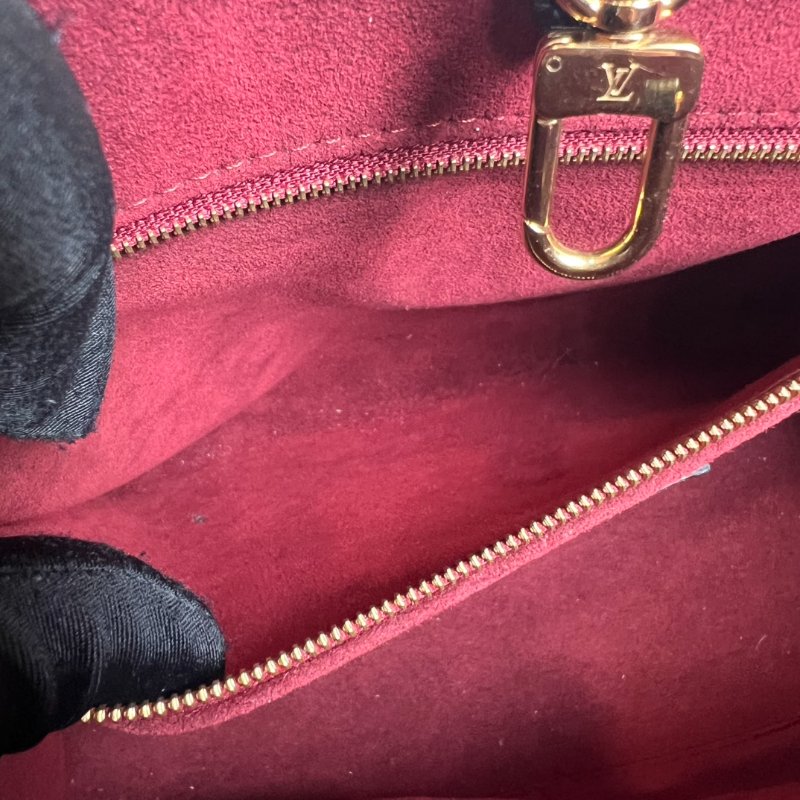 LV M45659/晶片款 ONTHEGO PM 黑壓紋托特包-6