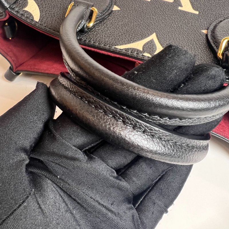 LV M45659/晶片款 ONTHEGO PM 黑壓紋托特包-7