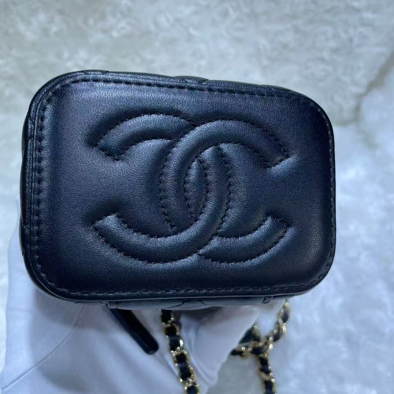 Chanel 22mini小方糖包黑金菱格紋-5