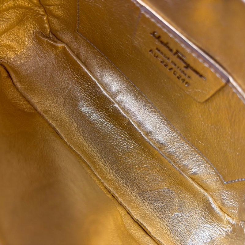 ::Salvatore Ferragamo::Gancini Rosso 22 C246 女士皮革相機包 斜背包 側背包-18