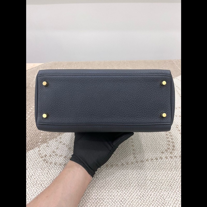 Hermes kelly 28 黑金
Togo leather-4
