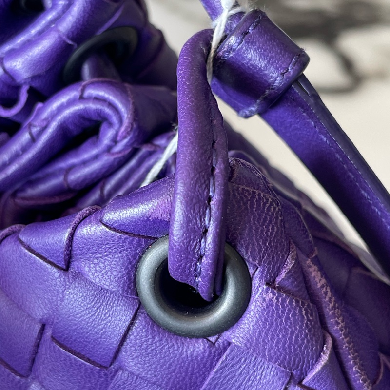 Bottega Veneta織紋皮革銀扣肩背包-8