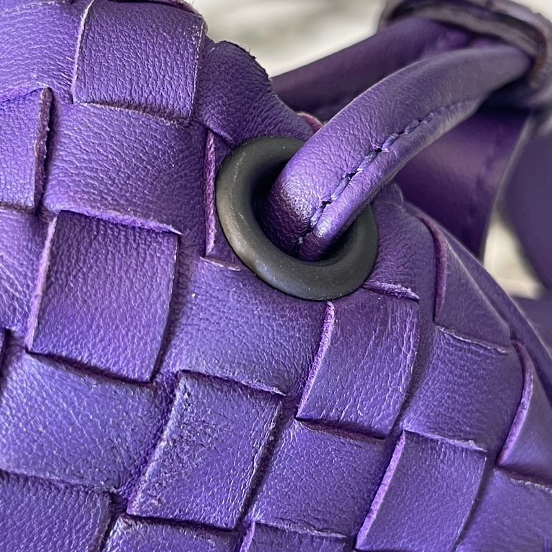 Bottega Veneta織紋皮革銀扣肩背包-11